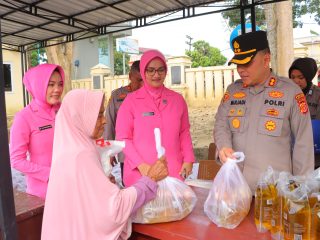 Polres Aceh Tamiang Gelar Pasar Murah: Harga Tebus Per Paket hanya Rp110 Ribu