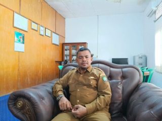 Belum Genap Setahun Menjabat,  Bupati Safaruddin Berhasil Lobi Benih Padi 10 Ton dari Kementan