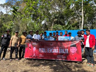Jamaluddin Idham Antar Bantuan Banjir ke Beutong Ateuh Banggalang