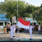 Kapolres Nagan Raya Pimpin Gerakan “Saweu Sikula”, Tanamkan Disiplin dan Karakter Pelajar Sejak Dini