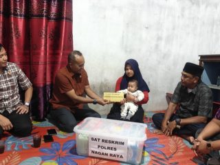 AKP Muhammad Rizal Jenguk Bayi Penderita Jantung Bocor di Nagan Raya