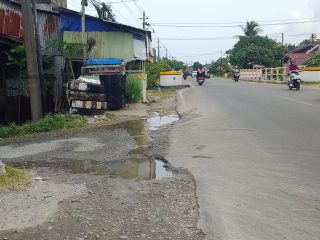 Tim Teknis PDAM Tirta Abdya Gerak Cepat Tanggap Penanganan Kebocoran Pipa di Desa Pawoh