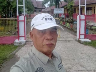 Ibnu Abas Pertanyakan Alasan Kadisdikbud Aceh Barat Copot Dirinya Sebagai Kepsek