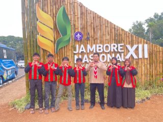 Kamad MTs Ruhul Qurani Sambangi Peserta Jamnas di Cibubur