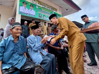 Pemerintah Aceh Barat Serahkan Bantuan 6,4 Miliar untuk 8.969 Fakir Miskin