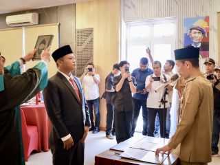 Bupati Aceh Barat Lantik Dirut PT Pakat Beusaree