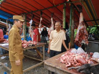 Jelang Idul Adha,  Bupati Tarmizi Sidak Pasar Tradisional  di Kota Meulaboh