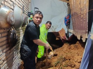 Diguyur Hujan Lebat, Satu Unit Rumah Warga di Abdya Tertimpa Longsor